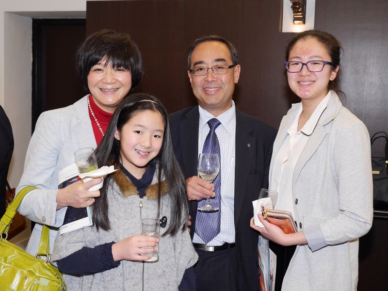 Jue Yao, renowned violinist (first from left) enjoyed the wonderful performance of the Lucerne Festival Strings Concert with her daughters.